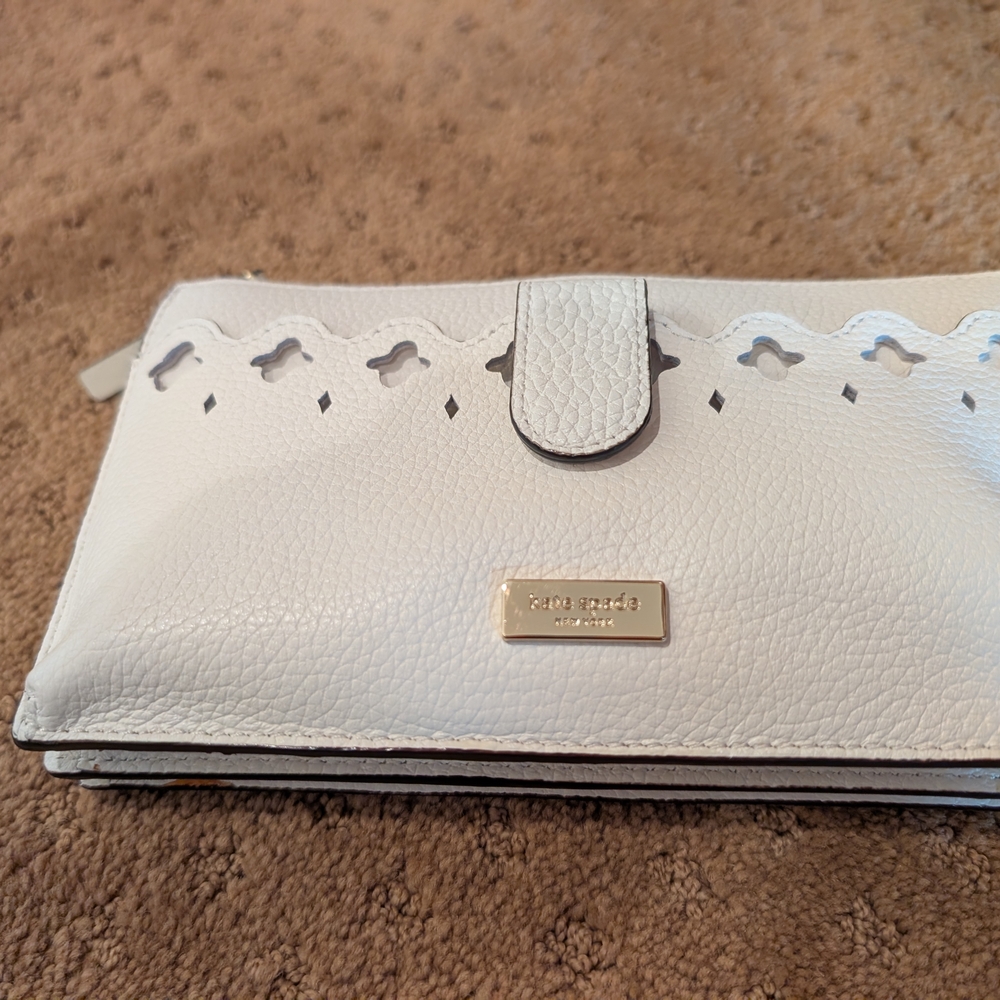 Kate Spade White Leather Crossbody Organizer Wallet Purse - Picture 2 of 8